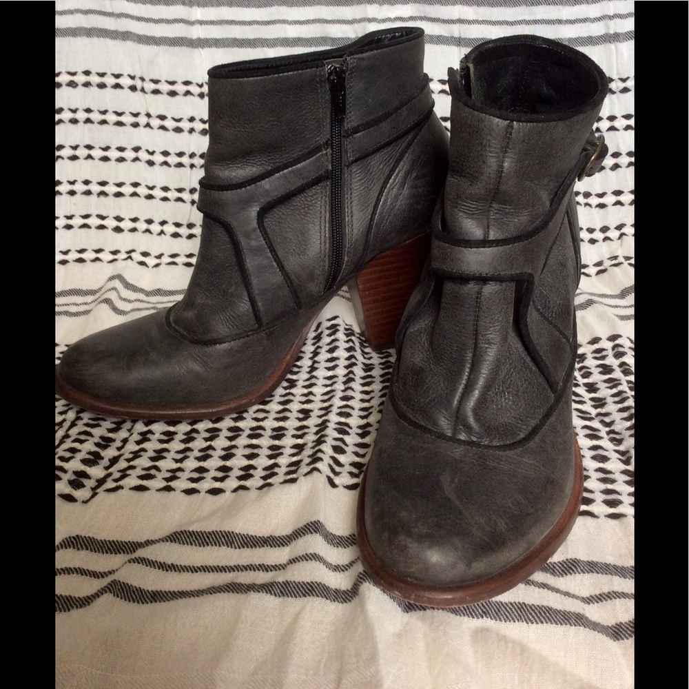 Schuler and Sons Philadelphia Booties
